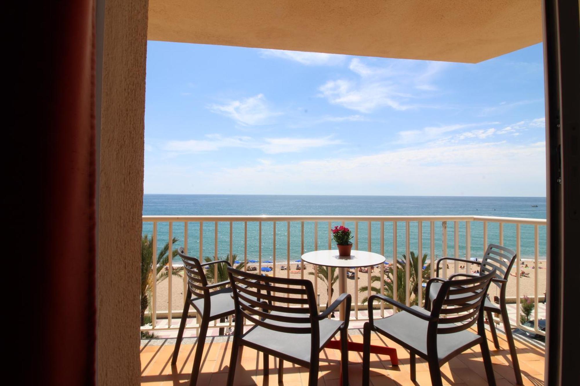 Apartaments El Sorrall Blanes Δωμάτιο φωτογραφία