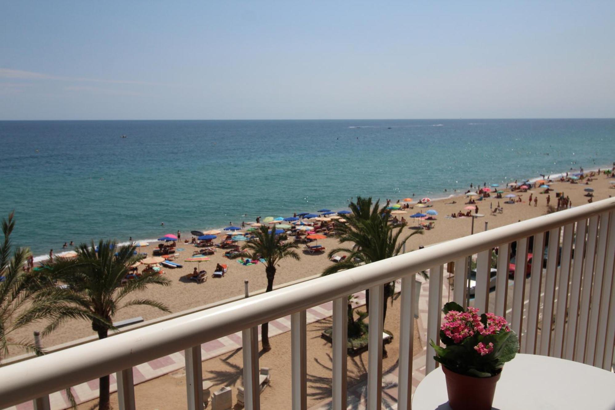 Apartaments El Sorrall Blanes Δωμάτιο φωτογραφία